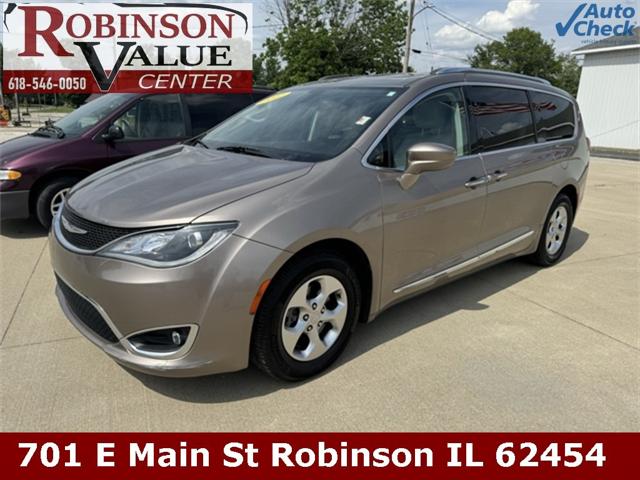 2017 Chrysler Pacifica Touring-L Plus