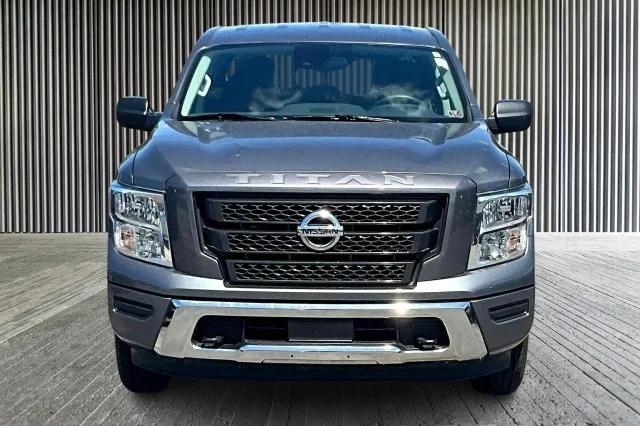 2022 Nissan TITAN Crew Cab SV 4x4