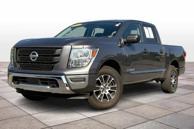 2022 Nissan TITAN Crew Cab SV 4x4