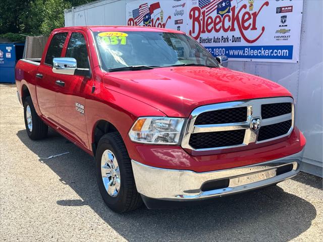 2022 RAM 1500 Classic SLT Crew Cab 4x4 57 Box