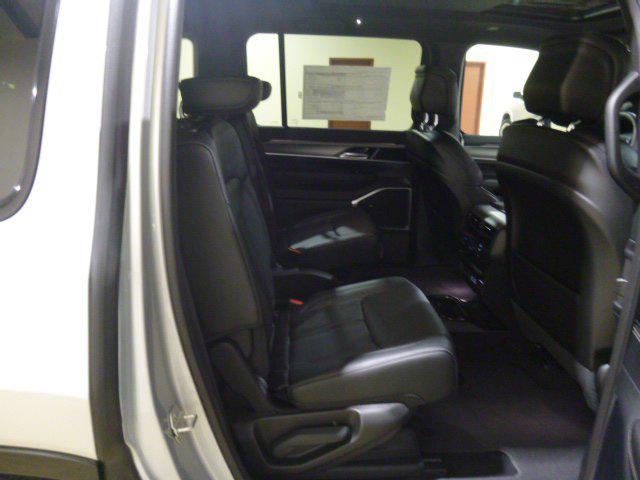 2024 Jeep Wagoneer Series II Carbide 4x4