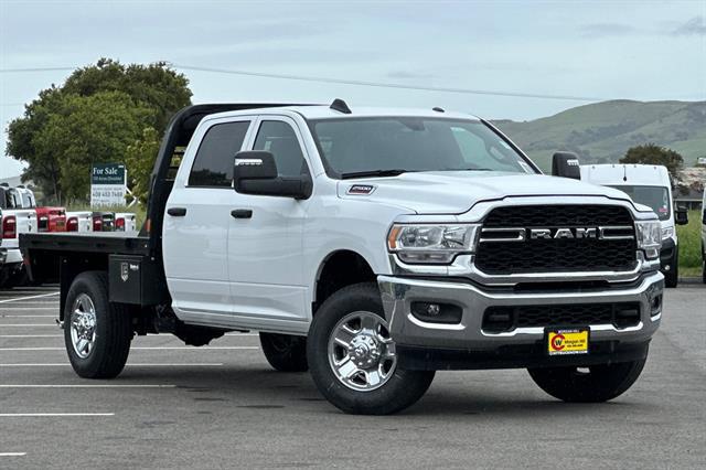 2024 RAM Ram 2500 RAM 2500 TRADESMAN CREW CAB 4X4 8 BOX