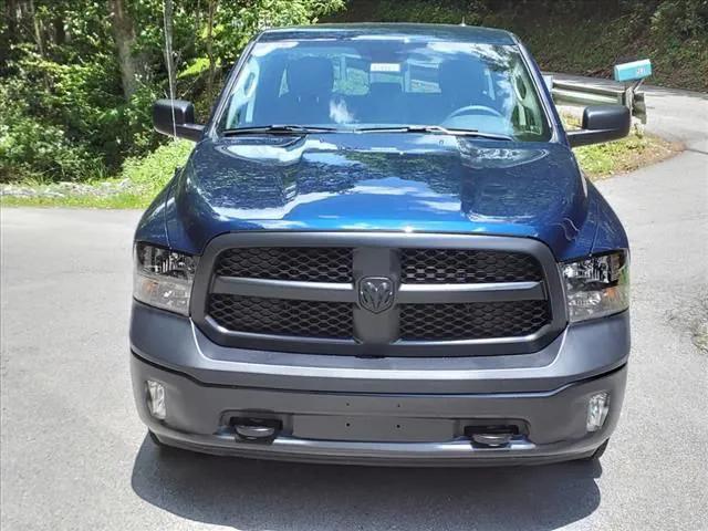 2024 RAM Ram 1500 Classic RAM 1500 CLASSIC TRADESMAN QUAD CAB 4X4 64 BOX