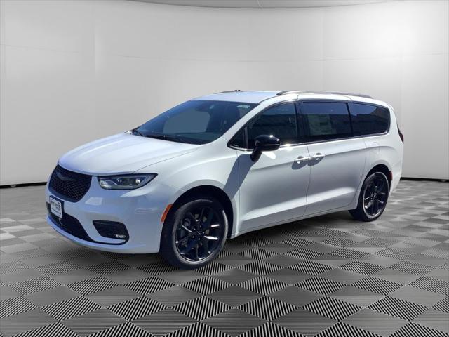 2024 Chrysler Pacifica PACIFICA TOURING L AWD