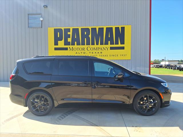 2024 Chrysler Pacifica PACIFICA TOURING L