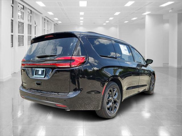 2024 Chrysler Pacifica PACIFICA TOURING L