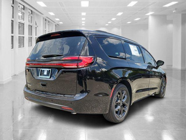 2024 Chrysler Pacifica PACIFICA TOURING L