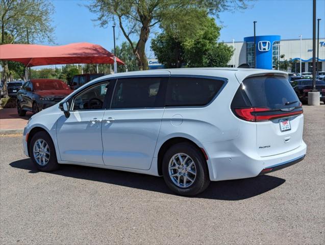 2024 Chrysler Pacifica PACIFICA TOURING L