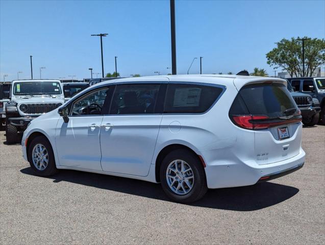 2024 Chrysler Pacifica PACIFICA TOURING L