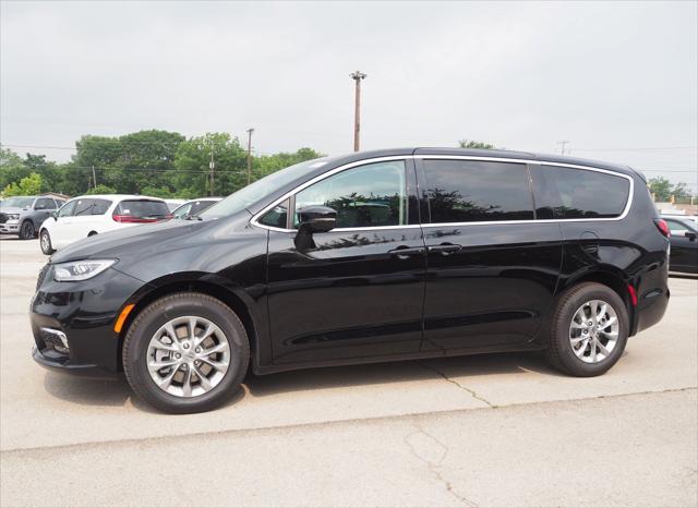 2024 Chrysler Pacifica PACIFICA TOURING L AWD