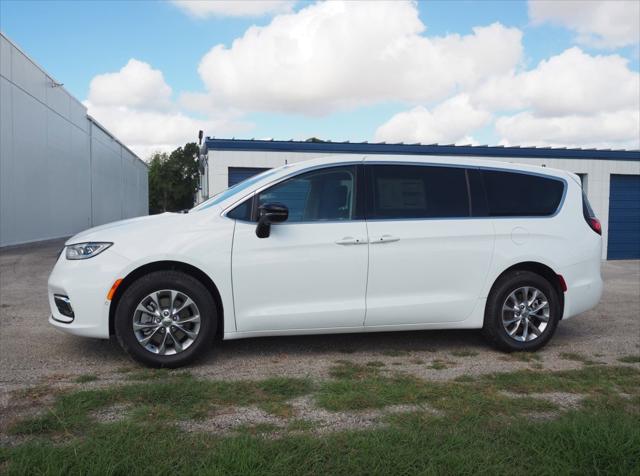 2024 Chrysler Pacifica PACIFICA TOURING L AWD