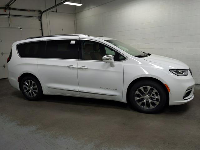 2024 Chrysler Pacifica Hybrid PACIFICA PLUG-IN HYBRID PINNACLE