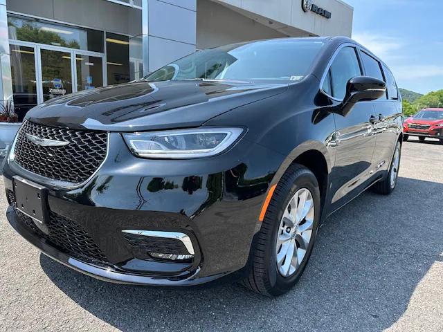 2024 Chrysler Pacifica PACIFICA TOURING L AWD