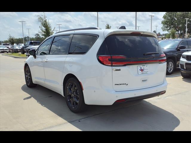 2024 Chrysler Pacifica PACIFICA TOURING L