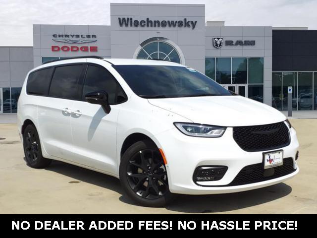 2024 Chrysler Pacifica PACIFICA TOURING L