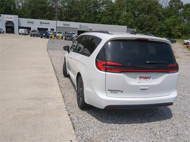 2024 Chrysler Pacifica PACIFICA TOURING L