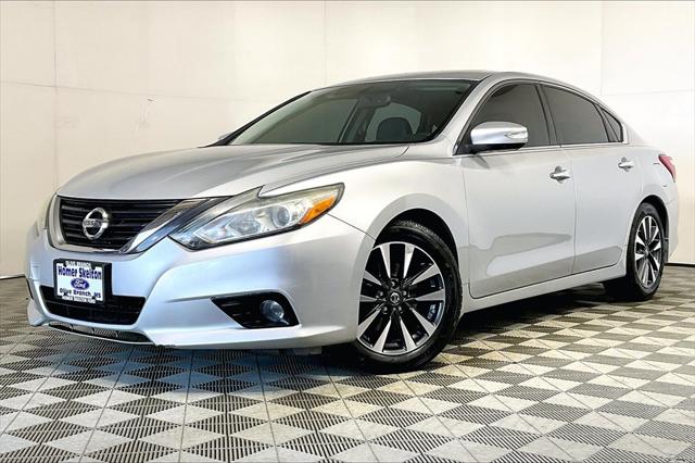 Used 2017 Nissan Altima SL with VIN 1N4AL3AP1HC137862 for sale in Olive Branch, MS