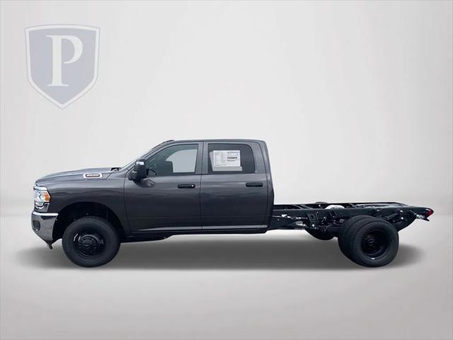 2024 RAM Ram 3500 Chassis Cab RAM 3500 TRADESMAN CREW CAB CHASSIS 4X4 60 CA