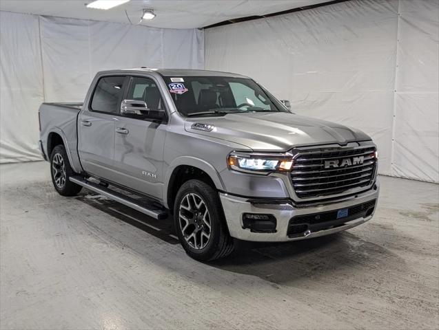 2025 RAM Ram 1500 RAM 1500 LARAMIE CREW CAB 4X4 57 BOX