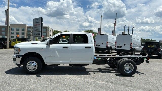 2024 RAM Ram 3500 Chassis Cab RAM 3500 SLT CREW CAB CHASSIS 4X4 60 CA