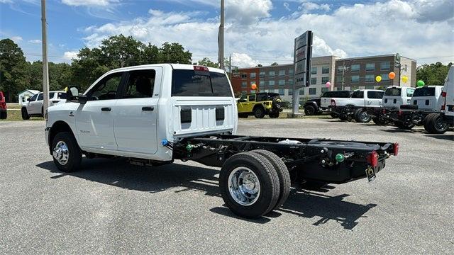 2024 RAM Ram 3500 Chassis Cab RAM 3500 SLT CREW CAB CHASSIS 4X4 60 CA