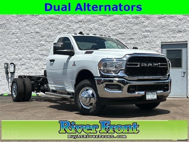 2024 RAM Ram 3500 Chassis Cab RAM 3500 TRADESMAN CHASSIS REGULAR CAB 4X4 84 CA