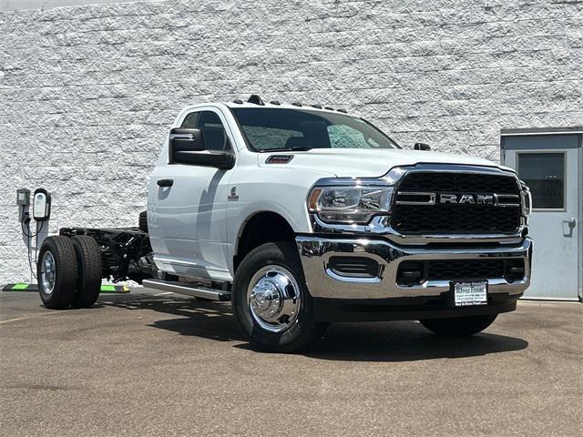 2024 RAM Ram 3500 Chassis Cab RAM 3500 TRADESMAN CHASSIS REGULAR CAB 4X4 84 CA