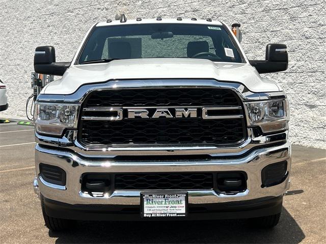 2024 RAM Ram 3500 Chassis Cab RAM 3500 TRADESMAN CHASSIS REGULAR CAB 4X4 84 CA