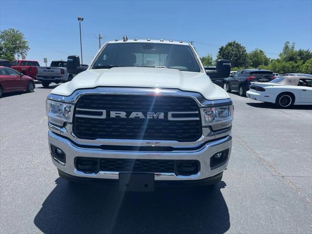 2024 RAM Ram 3500 Chassis Cab RAM 3500 SLT CREW CAB CHASSIS 4X4 60 CA