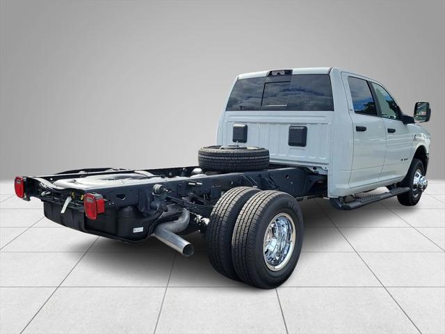 2024 RAM Ram 3500 Chassis Cab RAM 3500 SLT CREW CAB CHASSIS 4X4 60 CA