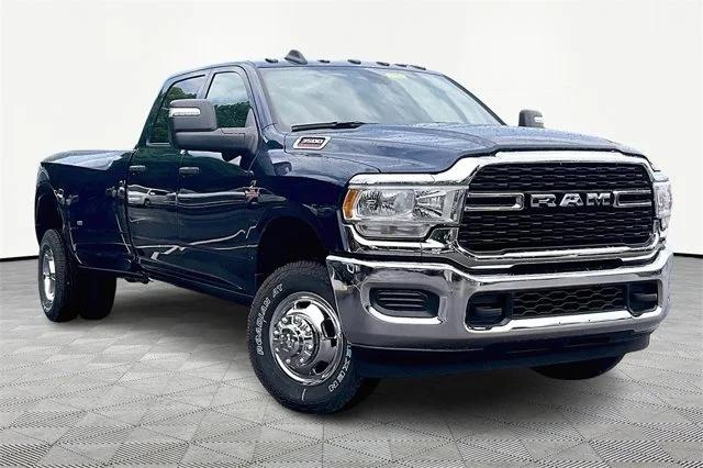 2024 RAM Ram 3500 RAM 3500 TRADESMAN CREW CAB 4X4 8 BOX