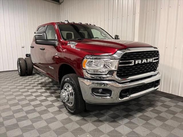 2024 RAM Ram 3500 Chassis Cab RAM 3500 SLT CREW CAB CHASSIS 4X4 60 CA 2024 RAM Ram 3500 Chassis Cab RAM 3500 SLT CREW CAB CHASSIS 4X4 60 CA