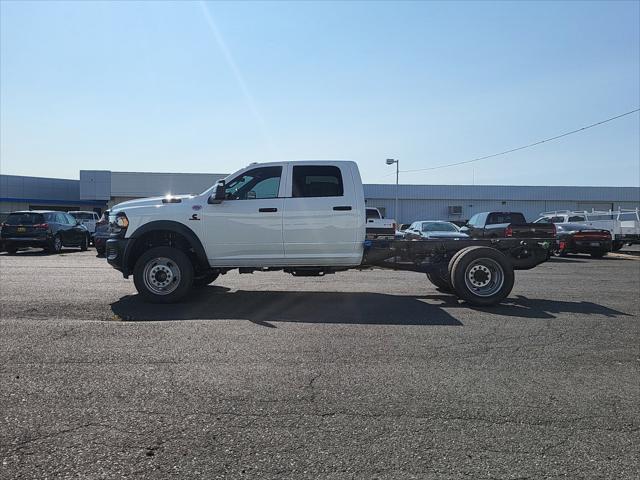 2024 RAM Ram 5500 Chassis Cab RAM 5500 TRADESMAN CHASSIS CREW CAB 4X4 60 CA