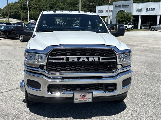 2024 RAM Ram 3500 Chassis Cab RAM 3500 TRADESMAN CHASSIS REGULAR CAB 4X4 60 CA