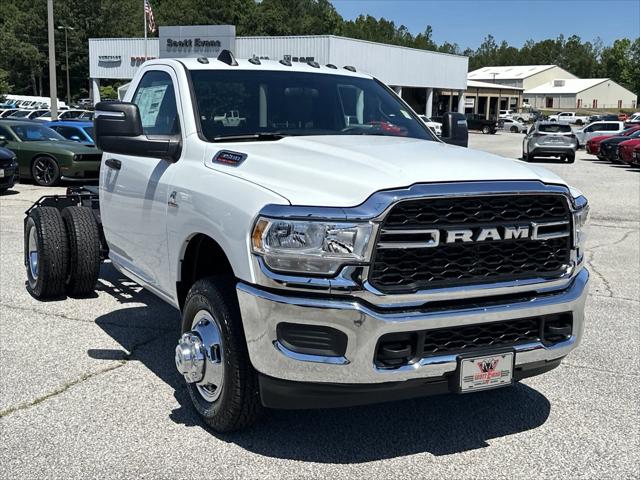 2024 RAM Ram 3500 Chassis Cab RAM 3500 TRADESMAN CHASSIS REGULAR CAB 4X4 60 CA