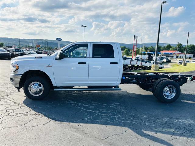 2024 RAM Ram 3500 Chassis Cab RAM 3500 TRADESMAN CREW CAB CHASSIS 4X4 60 CA