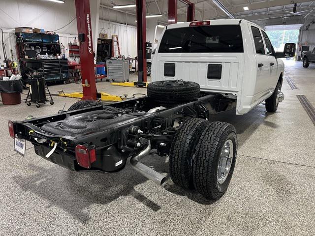 2024 RAM Ram 3500 Chassis Cab RAM 3500 TRADESMAN CREW CAB CHASSIS 4X4 60 CA