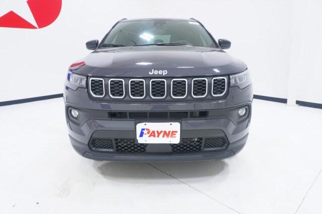 2024 Jeep Compass COMPASS LATITUDE 4X4