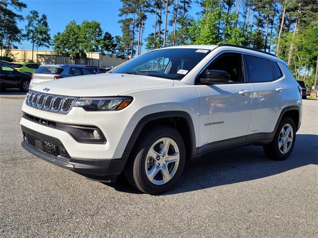 2024 Jeep Compass COMPASS LATITUDE 4X4