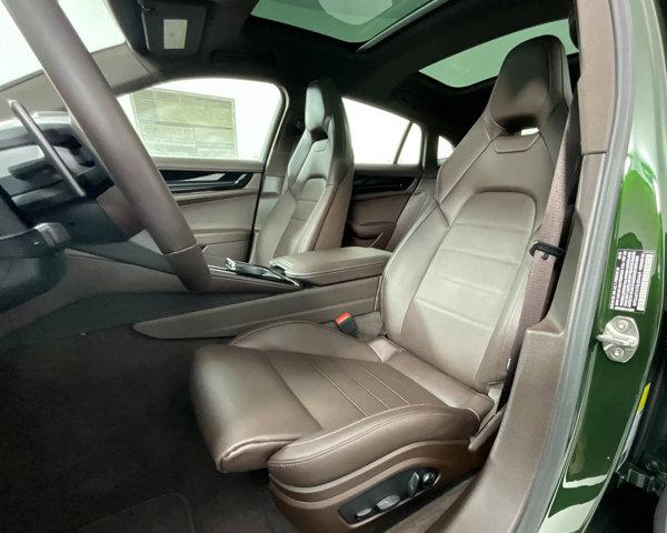 2024 Porsche Panamera 4
