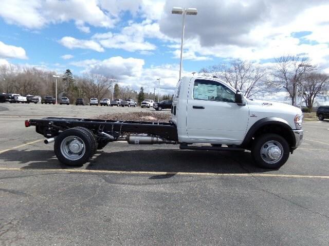 2024 RAM Ram 5500 Chassis Cab RAM 5500 TRADESMAN CHASSIS REGULAR CAB 4X4 84 CA