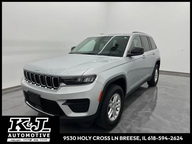 2022 Jeep Grand Cherokee Laredo 4x4