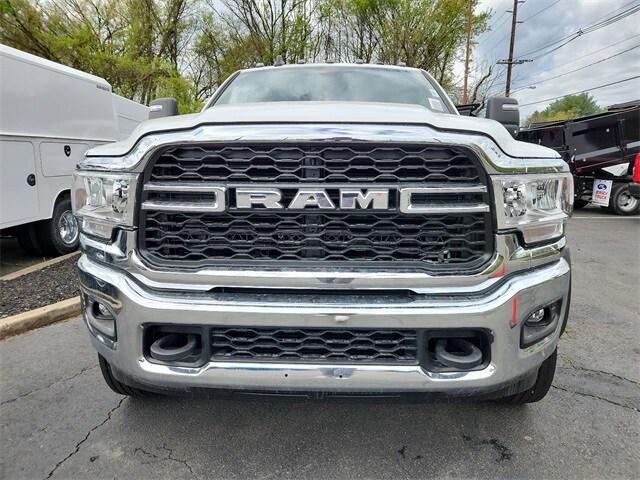 2024 RAM Ram 5500 Chassis Cab RAM 5500 TRADESMAN CHASSIS CREW CAB 4X4 84 CA