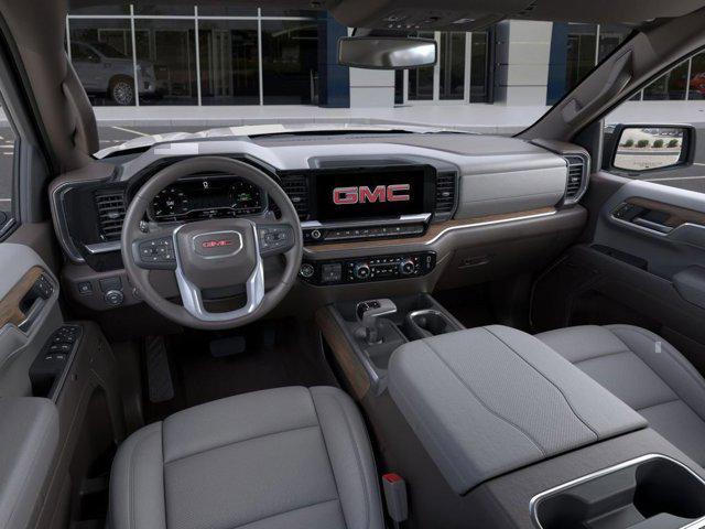 2024 GMC Sierra 1500 2WD Crew Cab Short Box SLT