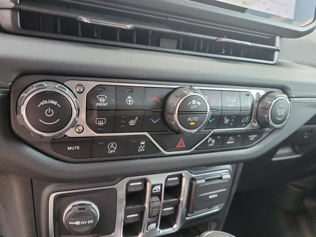 2024 Jeep Wrangler 4-Door Sahara 4x4