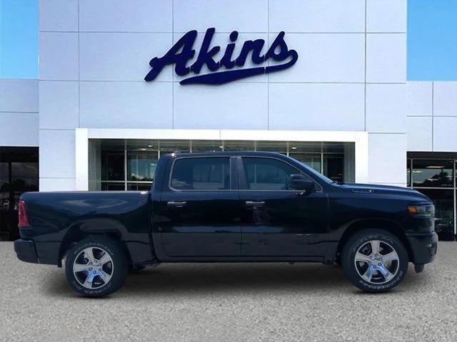 2025 RAM Ram 1500 RAM 1500 TRADESMAN CREW CAB 4X2 57 BOX