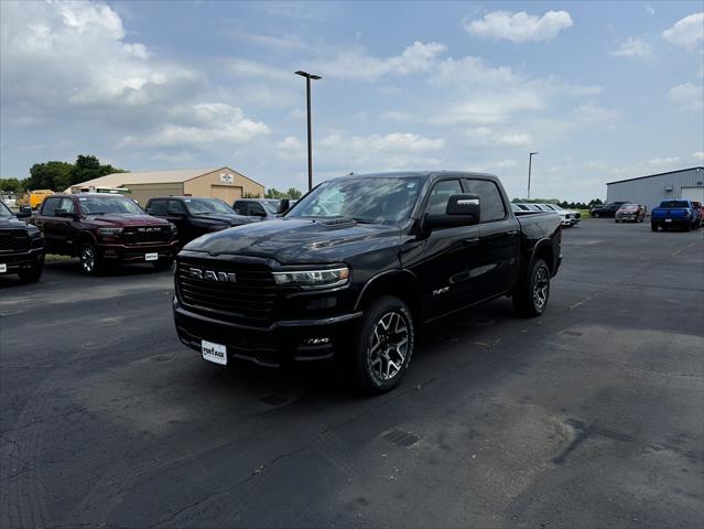 2025 RAM Ram 1500 RAM 1500 LARAMIE CREW CAB 4X4 57 BOX