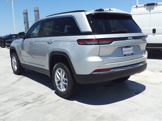 2024 Jeep Grand Cherokee GRAND CHEROKEE LAREDO X 4X4