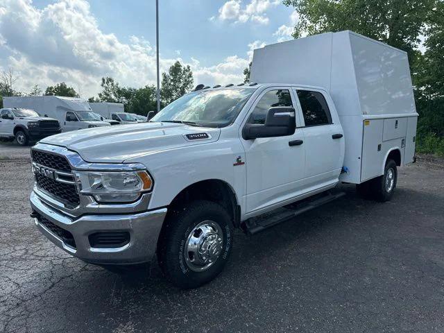 2024 RAM Ram 3500 Chassis Cab RAM 3500 TRADESMAN CREW CAB CHASSIS 4X4 60 CA