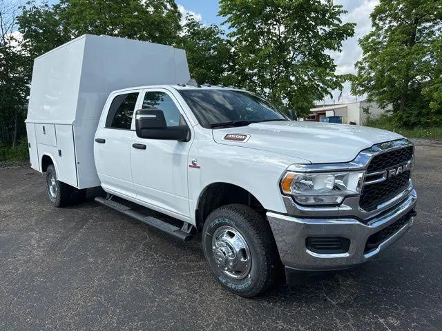 2024 RAM Ram 3500 Chassis Cab RAM 3500 TRADESMAN CREW CAB CHASSIS 4X4 60 CA